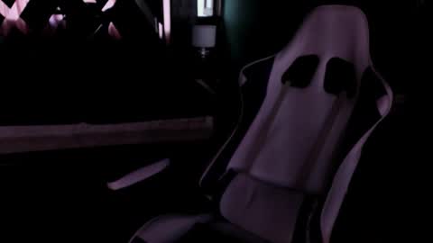  Linda  online show from March 1, 9:15 pm