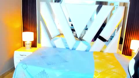  Linda  online show from September 19, 6:30 pm