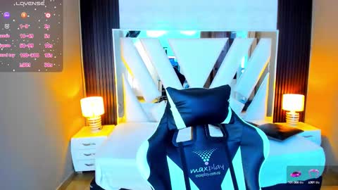  Linda  online show from October 7, 6:16 pm