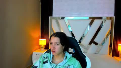  Linda  online show from November 2, 12:51 pm