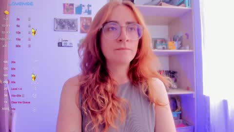 Giggles  online show from February 25, 4:00 pm