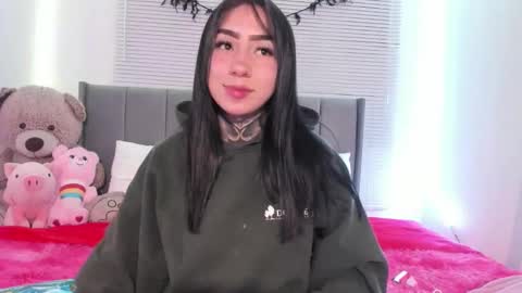 Lindaa maria  online show from September 18, 10:45 pm