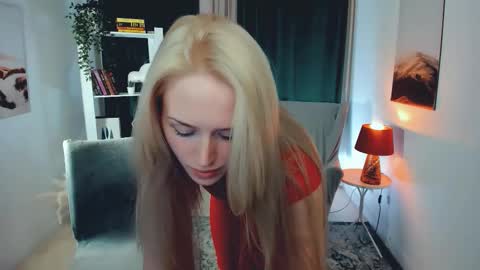 Linda online show from September 27, 9:09 pm