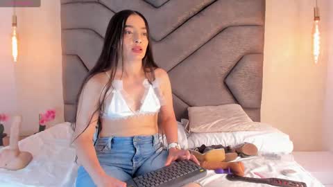 Linda Saenz online show from March 5, 6:12 pm