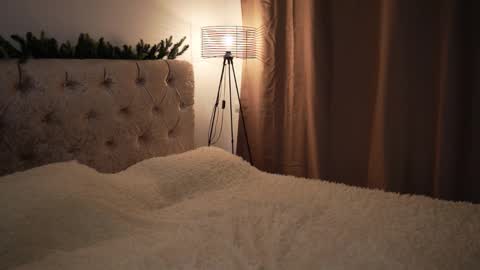 Call me Linda online show from February 10, 8:10 pm