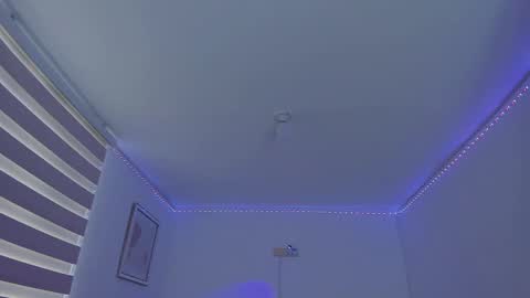 Snapshot of linda_zaam8386 chatting on February 24, 6:47 pm online show from February 24, 6:47 pm