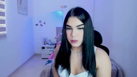 Snapshot of linda_zaam8386 chatting on October 20, 5:35 pm online show from October 20, 5:35 pm