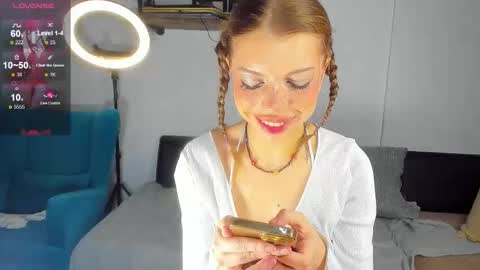 Snapshot of lindacrystalofc chatting on September 26, 6:12 pm happy new year online show from September 26, 6:12 pm