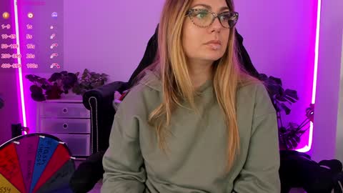 Linda  --  online show from January 19, 9:34 pm