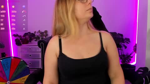 Linda  --  online show from January 26, 11:08 pm