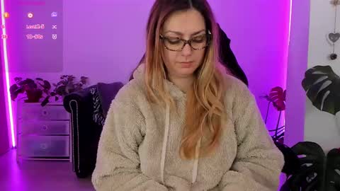 Linda  --  online show from March 7, 9:48 pm