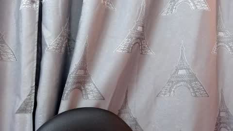  Lindsey  online show from December 16, 10:18 am