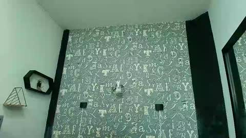  Lindsey  online show from September 20, 12:06 pm