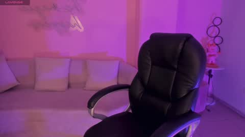 Lindsey Moss online show from December 30, 5:26 am