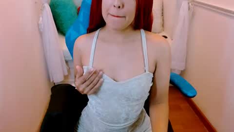 V A L E  N T I N A online show from December 15, 10:04 pm