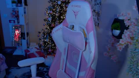 Snapshot of liniq chatting on December 19, 9:17 pm Lina online show from December 19, 9:17 pm