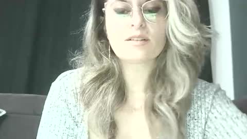 lionessmom online show from October 13, 9:26 pm