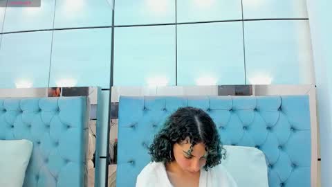  LIS ROUS  online show from December 3, 2:52 am