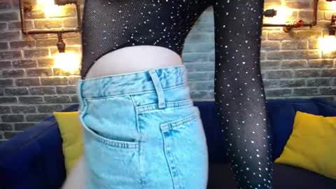 Lisa Caprice online show from October 11, 4:22 am