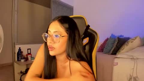 Lisa Thompson online show from November 15, 3:37 am