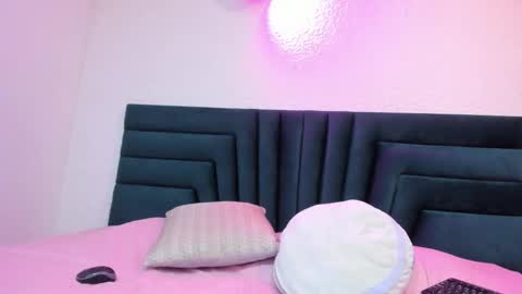 lisa white  online show from January 16, 9:19 pm