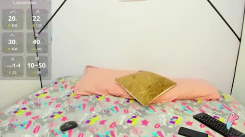 lisa white  online show from November 16, 8:03 pm