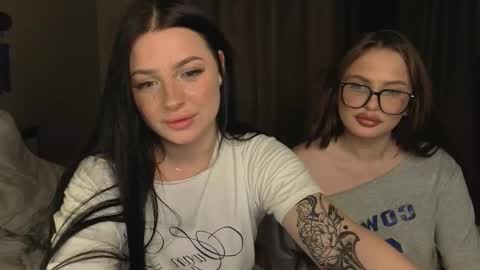 Snapshot of lisaanddenis chatting on September 30, 5:51 pm Lisa and Den online show from September 30, 5:51 pm