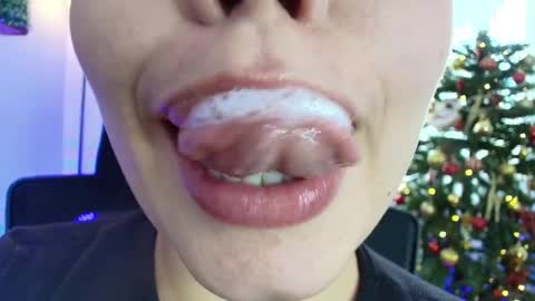 Lisbet online show from December 19, 6:45 pm