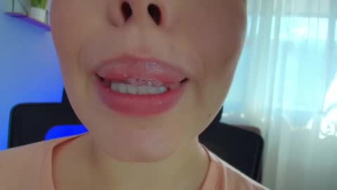 Lisbet online show from March 8, 2:30 pm