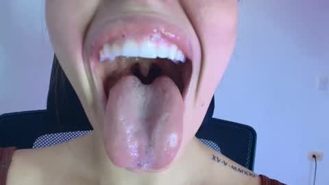 Lisbet online show from November 11, 8:53 pm