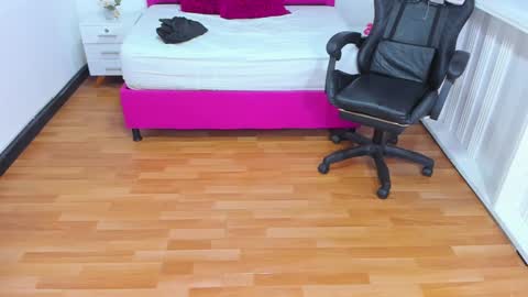 L I S S A  online show from January 10, 9:55 am