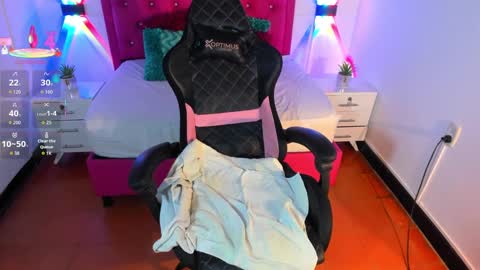 L I S S A  online show from September 25, 4:05 am