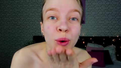 Lissa online show from December 28, 2:32 pm