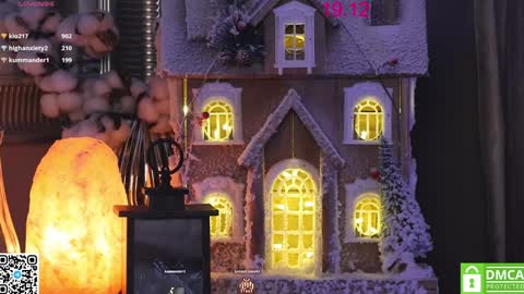 Snapshot of lissa_meooow chatting on December 19, 6:56 am your Liza again. Next stream Dec. 1 at 2 or 3 GMT online show from December 19, 6:56 am