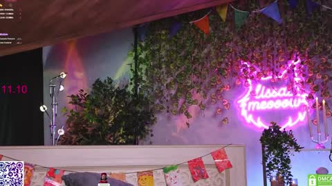 Snapshot of lissa_meooow chatting on October 11, 5:50 am your Liza again. Next stream Dec. 1 at 2 or 3 GMT online show from October 11, 5:50 am