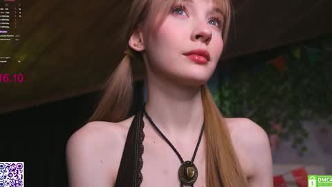 Snapshot of lissa_meooow chatting on October 16, 5:19 am your Liza again. Next stream Dec. 1 at 2 or 3 GMT online show from October 16, 5:19 am