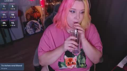 Snapshot of lissamuff chatting on October 22, 2:06 pm Lissa online show from October 22, 2:06 pm