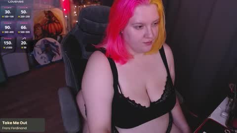 Snapshot of lissamuff chatting on November 7, 4:51 pm Lissa online show from November 7, 4:51 pm