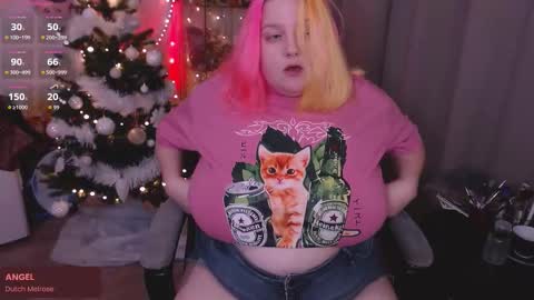 Snapshot of lissamuff chatting on December 14, 2:33 pm Lissa online show from December 14, 2:33 pm