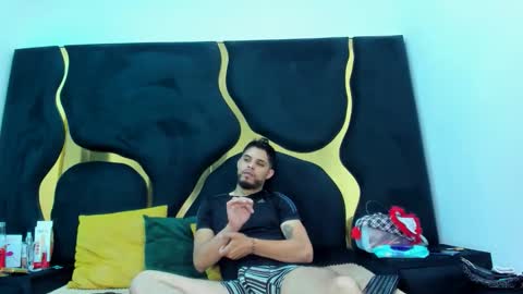 Snapshot of lissandjohnson chatting on December 19, 5:25 am LISSA JHONS online show from December 19, 5:25 am