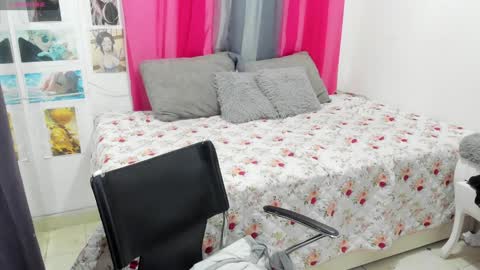 lissa online show from December 12, 7:59 pm