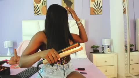 Snapshot of lissetlong69 chatting on December 16, 5:49 am Lisseth Long online show from December 16, 5:49 am