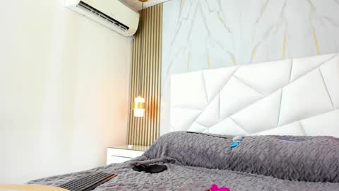 Snapshot of lissetlong69 chatting on February 8, 8:42 am Lisseth Long online show from February 8, 8:42 am