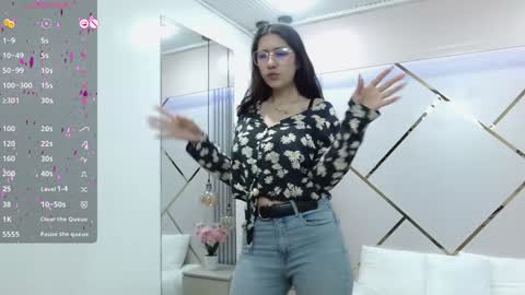 Lita online show from December 9, 2:39 pm