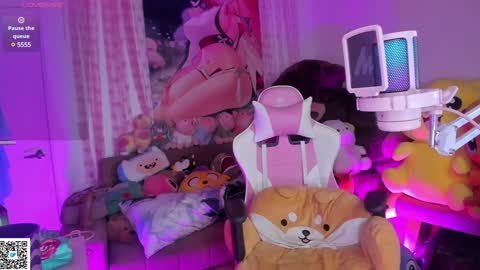 little ary online show from December 22, 7:44 am