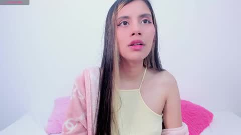 Snapshot of little_angelhot chatting on December 21, 7:03 am angelica online show from December 21, 7:03 am