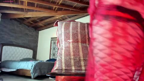 Izzi online show from January 9, 5:43 pm