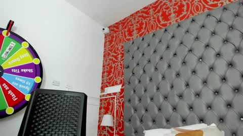 Snapshot of little_lilith_apple chatting on January 22, 9:54 pm little_lilith_apple online show from January 22, 9:54 pm