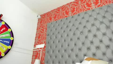 Snapshot of little_lilith_apple chatting on February 3, 1:09 am little_lilith_apple online show from February 3, 1:09 am