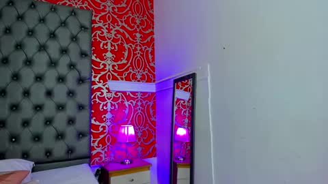 Snapshot of little_lilith_apple chatting on February 23, 9:59 pm little_lilith_apple online show from February 23, 9:59 pm